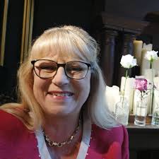 Hi I am travelling to Scarborough for a wedding at the end of the month and  wondering if there are any hairdressers & make up artists available