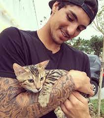 Gabriel medina é flagrado dando zoom em fotos de bruna griphao durante voo. 9 Melhor Ideia De Tattoos Gabriel Medina Tatuagem Messi Tatto Guerreiro Educacao Fisica