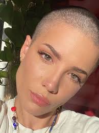 Halsey is a city in linn county, oregon, united states. Halsey Shows Off A Fresh Buzz Cut Vogue