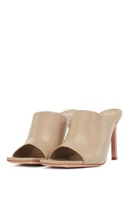 Diese mules aus ultraweichem lammfell sind ein markantes design. Boss Mules Aus Italienischem Leder Mit Hohem Absatz