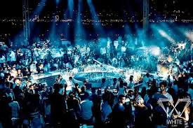 Éléonore et le jeune homme dansaient dans une boîte de nuit… catastrophe ! Les Meilleurs Night Clubs De Dubai Dubai Madame