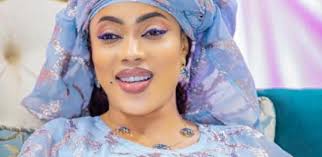 Mode: Sokhna Aïda Diallo a-t-elle lancé sa propre ligne de vêtements ?