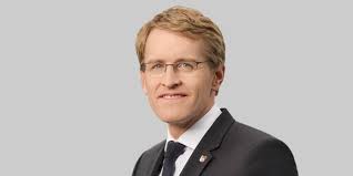 Erstmals wird es auch für pendlerinnen und pendler eine verpflichtung zum testen und zum registrieren geben: Corona Bundesverordnung Zur Einreise Ersetzt Landesregelung Per 13 05 2021 Ahrensburg Portal