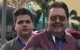 Fausto silva apresentou programa com anne lottermann, e brincou . Filho De Faustao Exibe Resultado De Bariatrica Apos Perder 40 Quilos Veja Foto Noticias Da Tv