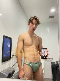 lorenzo – @guys-moments on Tumblr