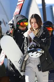 Last thursday, the two friendly exes were seemingly spotted taking a joy ride around. Harry Styles And Kendall Jenner Ski Together Pictures Popsugar Celebrity