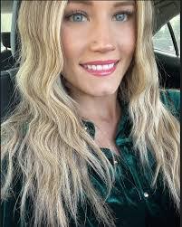 Macie Mcleod's Instagram, Twitter & Facebook