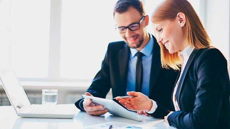 Legal consultant helping a client with consumer defense case