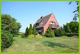 Unser system ermittelt den derzeitigen durchschnittswert ihrer. Verkauft Charmantes Einfamilienhaus Mit Doppel Carport Und Traumhaften Garten Laage Immobilien