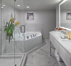 Retreat To Your Newly Renovated Junior Jacuzzi Suite Guest Room After A Busy Day Exploring The French Quarter Roy New Orleans Hotels Jacuzzi Room Modern Hotel