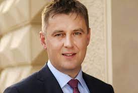 Izraelský premiér benjamin netanjahu se dnes vzdal funkce ministra zahraničí, kterou společně s premiérským úřadem zastával od roku 2015. Ministr Zahranici Tomas Petricek Skoncil Proc To Mu Nerekli Fintag Cz