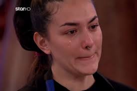 Out of the thousands, 40 hopeful amateur cooks have made it through to compete over four weeks of heats. Masterchef 5 Apoxwrhse H Maria Synexizoyn Paylos Kai Ale3andros