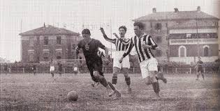 Follow the serie a live football match between bologna and juventus with eurosport. Datei 1926 27 Divisione Nazionale Bologna V Juventus Final Round Schiavio Rosetta And Allemandi Jpg Wikipedia