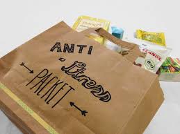 Freude Verschenken Anti Stress Paket Abi Geschenk Geschenke Fur Den Chef Geschenk Fur Freund
