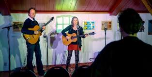 In 1969 she represented the netherlands in the eurovision song contest with her own composition de troubadour. Lenny Kuhr De Tienerster Van Toen Toert Nog Steeds Door Het Land Zin Nl