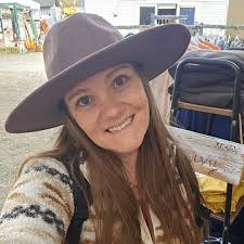 A bear was fatally hit in a North Carolina crash that totaled the car. Read  more →  https://myfox8.com/news/north-carolina/bear-killed-in-north-carolina-car-crash-totaling-vehicle-officials/?utm_source=facebook&utm_medium=referral&utm_campaign  ...