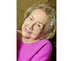 Carolyn Bedgood's Instagram, Twitter & Facebook