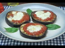 Per preparare la pasta con le melanzane per prima cosa occupatevi di quest'ultime. Pizzette Di Melanzane Facili Veloci E Saporite Youtube