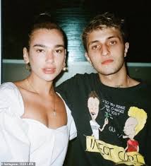 After going instagram official in august, the singer came to the 2019 american music awards with the model. Dua Lipa Celebrates Her One Year Anniversary With Beau Anwar Hadid In Lockdown Daily Mail Online