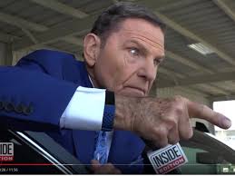 Luxus-Prediger Kenneth Copeland rastet auf Frage nach seinem Reichtum aus