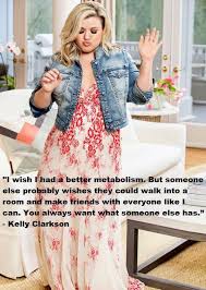 I Love This It Doesn T Matter What You Look Like Kelly Clarkson Has It Right I Have Her Confidence Fashion Curvy Fashion Kelly Clarkson
