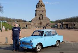 Le jeune homme a blessé eva et les coeurs brisés comptent bien. 8sqnhloxmxweem