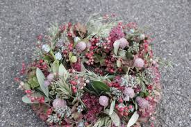 Harmonischer Herbstkranz Selber Stecken Herbstdeko Herbstkranz Blumenkranz Rosa Blumen