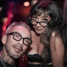 Happy to add to the photo booth series!!! 😉 Thank you soo much to 📷  @happiertrigger @clubbarsinister