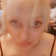 I am now a stylist at Animated Beauty Salon! You'll soon be able to book  with me online starting Feb 10th. I'll be offering a variety of services  including coloring (vivids and