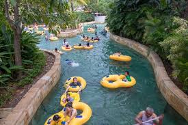 اكتشف اجمل الالعاب المائية في ووتر بوم جاكرتا ام القرى