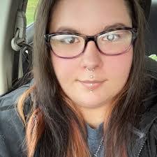 Sabrina Damron's Instagram, Twitter & Facebook