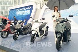 Tầm di chuyển 300 km sau mỗi lần. Vinfast Giá»›i Thiá»‡u Ra Bá»™ Ä'oi Xe May Ä'iá»‡n Theon Va Feliz Hoan Toan Má»›i