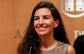 El diputado y portavoz de vox en ceuta, carlos verdejo, ha dado este lunes otro ejemplo, el enésimo, de discurso racista, amenazando, desde su cuenta de twitter con la deportación a la también diputada y portavoz del movimiento por la dignidad y la ciudadanía de ceuta (mdyc), fatima. Gobierno En Madrid La Ultraderecha De Vox Se Jacta De Que Condicionara La Politica De Pp Y Cs En La Comunidad De Madrid Publico