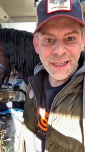 Die OP. Wir sind seid Mittwoch in der Pferdeklinik am Kottenforst. Heute  steht Bossi's OP bevor. Erwies kastriert und bekommt die Wolfszähne  gezogen. Ich nehme euch mit damit ihr einmal seht wie