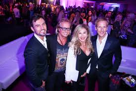 Die figur, welche sie zeigt, ist kurviger geworden. Carmen Geiss Pictures Photos Images Zimbio