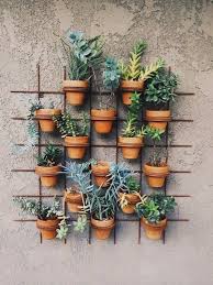Kendin Yap Saksi Modelleri Diy Fikirleri Neseli Sus Evim Walled Garden Dikey Bahceler Bahce Tasarimi
