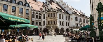 I am a huge fan, and when i return to munich, i am certainly visiting this gem. Munchner Platzl Hofbrauhaus Trifft Auf Schuhbecks Sternerestaurants