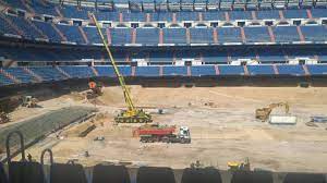 Ante la baja de última hora de raphael varane tras dar positivo. Real Madrid New Bernabeu Retractable Pitch Delayed By A Year As Com