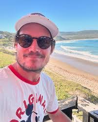 Lori Bench's Instagram, Twitter & Facebook