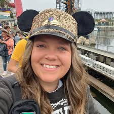 What is the temperature and crowd level like at Disneyland in September?