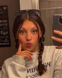 Jasmine Ramos's Instagram, Twitter & Facebook