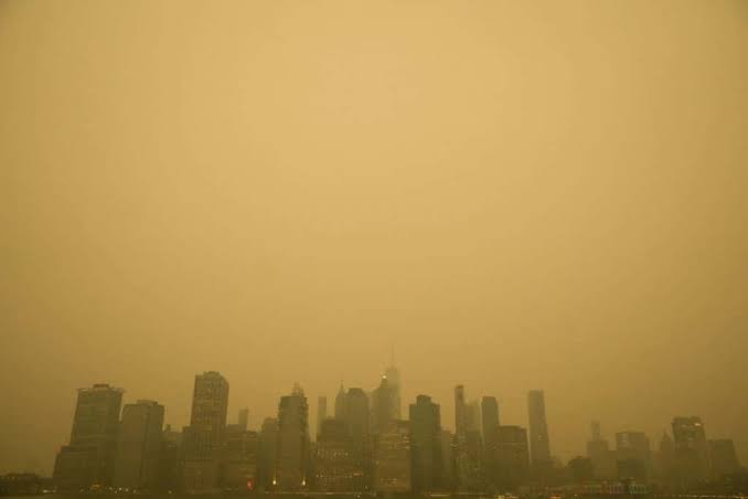 Nova York está sob um alerta de qualidade do ar devido aos incêndios florestais canadenses