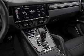 Heated multifunction steering wheel in anthracite birch. Porsche Cayenne Turbo Porsches Bester Kombi