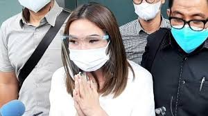 Wijin mengunggah pernyataan menggunakan bahasa inggris yang artinya, 'tak ada respons adalah respons. Almost Crying Gisella Apologizes To Anastasia And Mentions Gading Marten And Wijin In A Press Conference