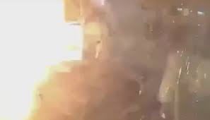 Люди ходили рядом с маршруткой, в салоне сидели. Xxmplshtn63qlm