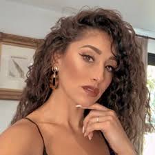 Maria Mucci (@mmucci21)