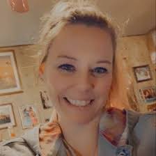 Jenny Mosher's Instagram, Twitter & Facebook