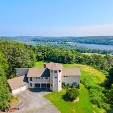 34 Ray Hill Rd East Haddam Ct Offered By Edward Hillyer Edward Hillyer Raveis Com Https Www Raveis In 2020 Contemporary Country Home House Styles Country House