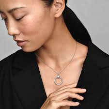 Pandora Moments Kleiner Rosafarbener Pavé O Kettenanhänger