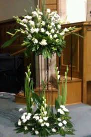 This plan makes space for fresh flowers at christmas and easter. Christmas Church Flowers